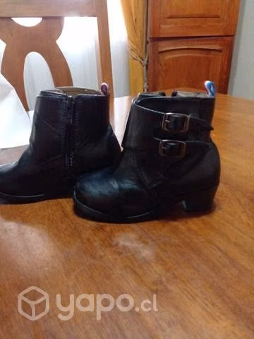 Zapatos de huaso de niño N 23 solo husados una ves