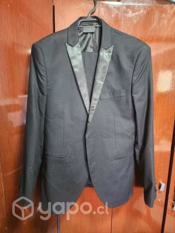 Traje de vestir talla 46 color negro (Terno)