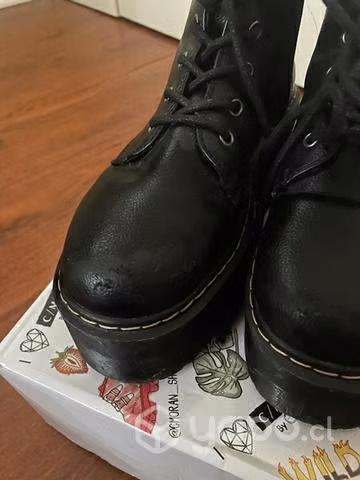 Botines romano cuero