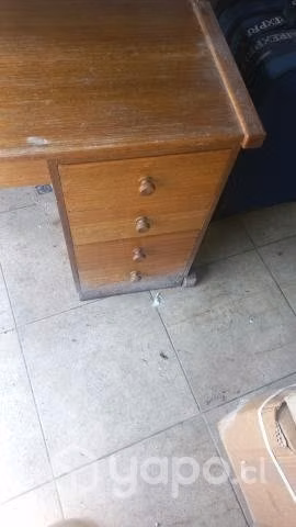 Escritorio con cajoneras