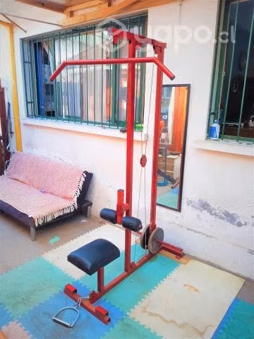 Maquina polea alta y baja con asiento