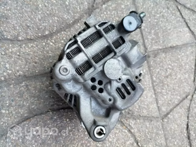 Alternador Mitsubishi Outlander en desarme 2006