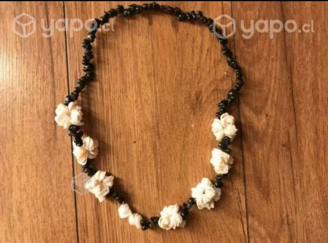 Collar corto hecho artesanalmente en I.de Pascua