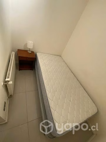 Camas y veladores