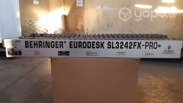 Mesa de audio BEHRINGER de 32 canales - Imagen 2