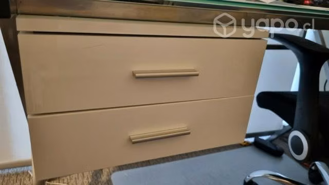 Escritorio con cajonera