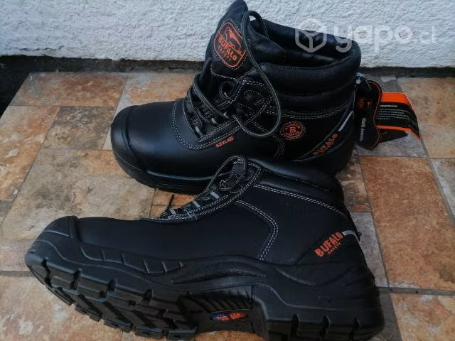 Zapatos de seguridad nuevos