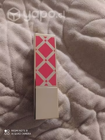 Lindo labial marca Estée Lauder, nuevo