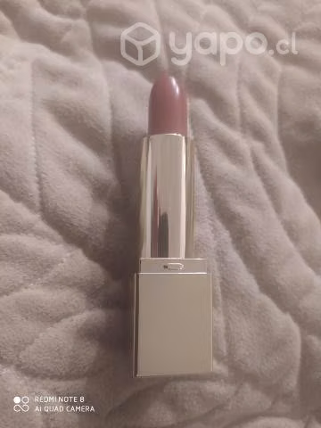 Lindo labial marca Estée Lauder, nuevo