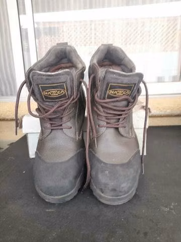 Zapatos de segurida marca nazca casi nuevos