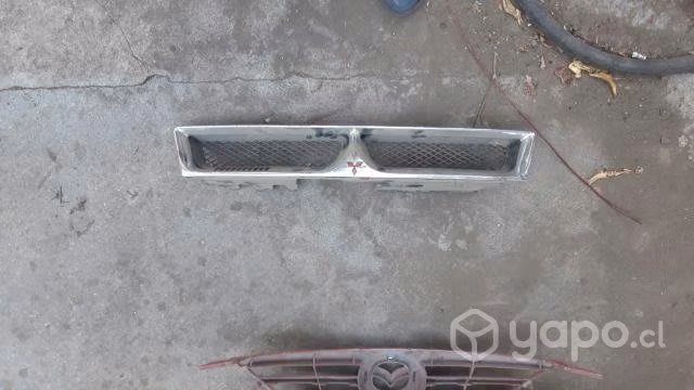 Mascara mitsubishi galant 2004