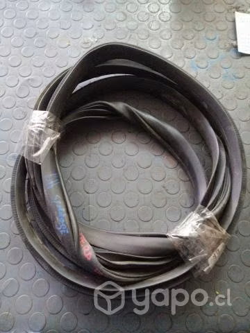 Goma contorno pilar puerta delantera izquierda Kia