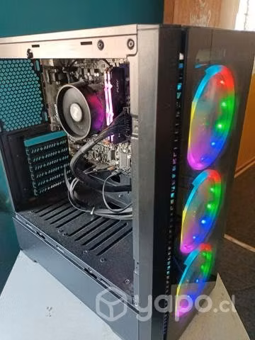 PC gamer más monitor