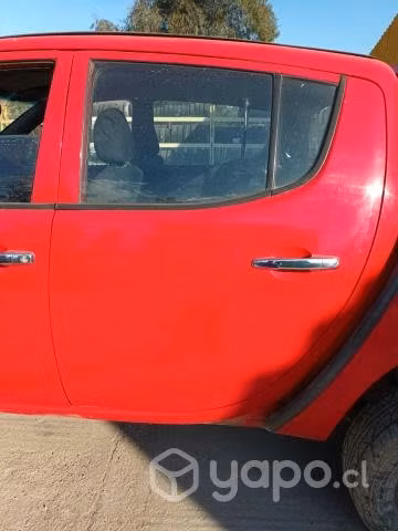 Puerta Tras. Izq. Mitsubishi L200 2014 Usada