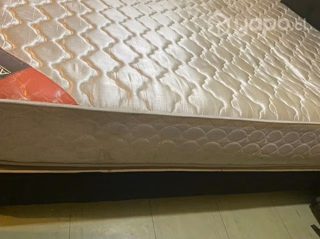 Cama de 2 plazas impecable