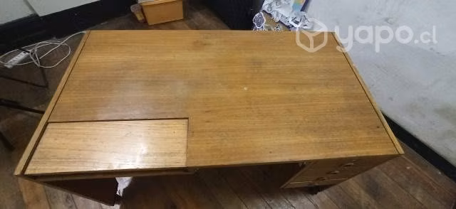 Escritorio de madera