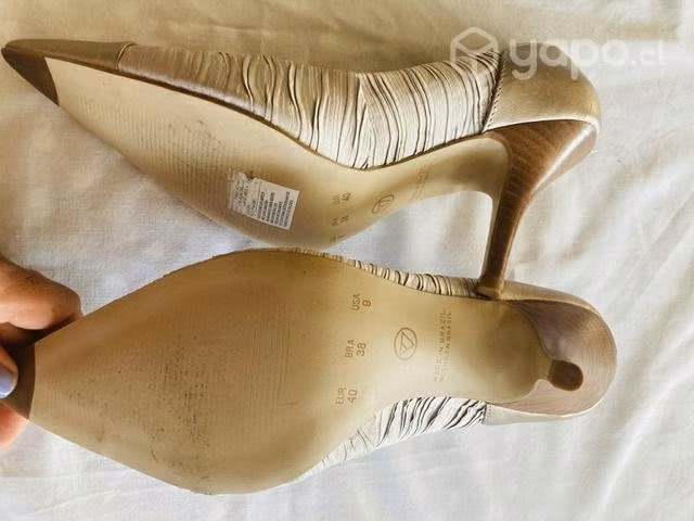 Zapatos Reina Cuero Dorado T. 39