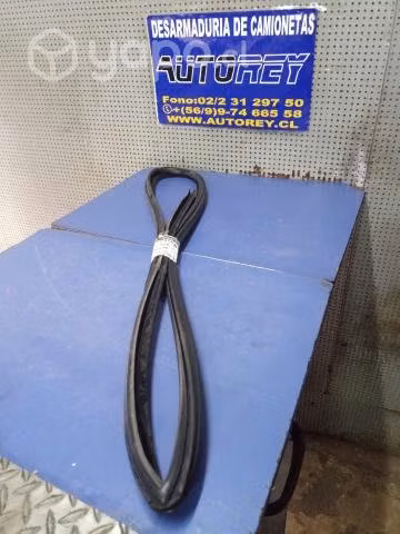 Goma vidrio puerta delantera izq VW Saveiro