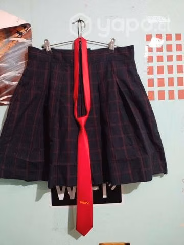Falda y corbata Insuco Talla S/M