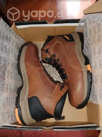 Zapatos de seguridad nuevos