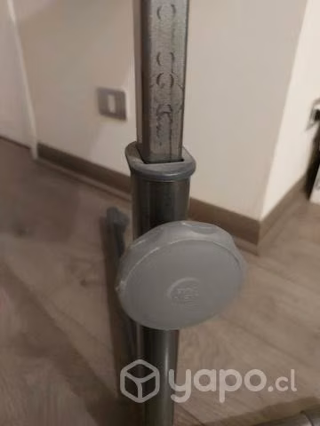 Mesa reclinable con ruedas