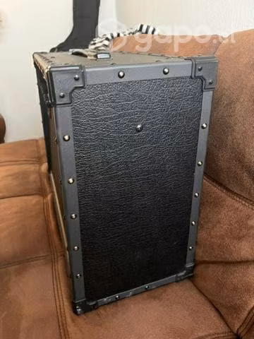 Roland Jazz Chorus 40