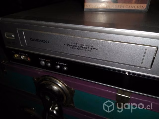 Antiguo videograbadora.y con DVDfuncionando
