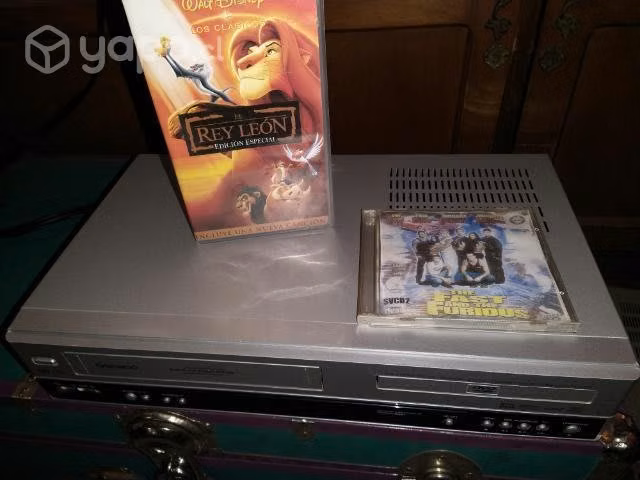 Antiguo videograbadora.y con DVDfuncionando