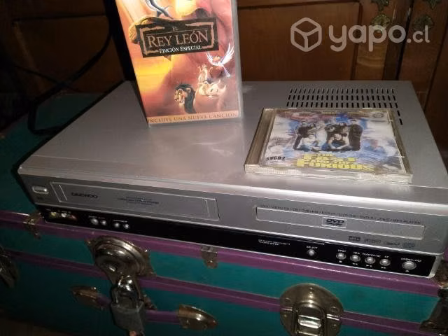 Antiguo videograbadora.y con DVDfuncionando