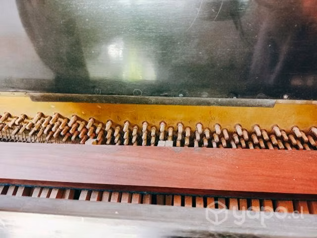 Piano alemán antiguo - Imagen 4