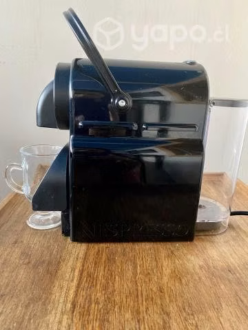 Cafetera Inissia C40 y Espumador de Leche