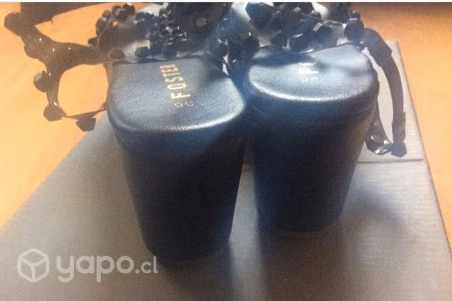 Chalas negras con pedrerías n*36 marca Foster - Imagen 3