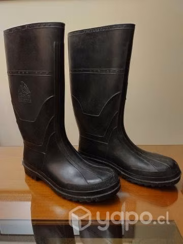 Botas de agua marca bata