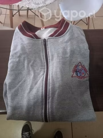 Poleron educacion física colegio teresa videla