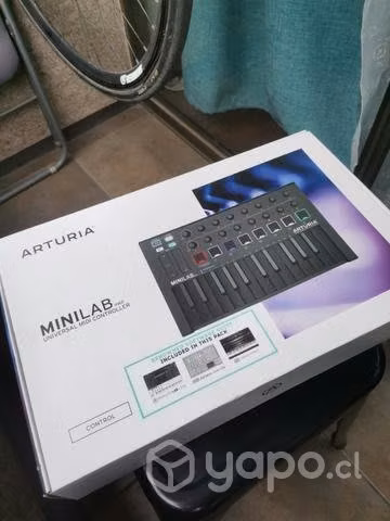 Arturia Minilab mkII Nagro Controlador Midi