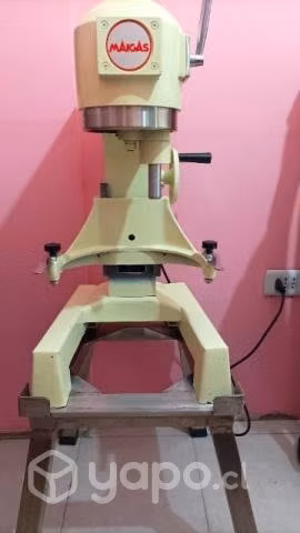 Batidora MAIGAS 10lts + soporte