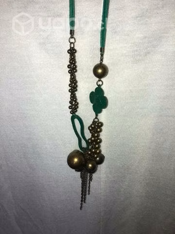 Collar cuerina, verde y canela con aplicaciones