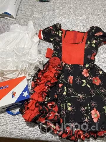 Vestido huasa y zapatos