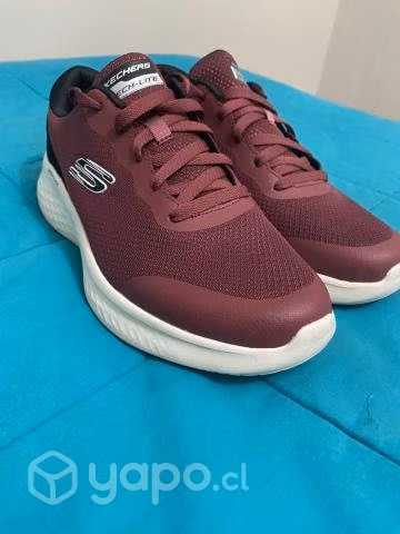 Zapatillas Skechers burdeo talla 42