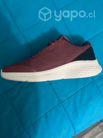 Zapatillas Skechers burdeo talla 42