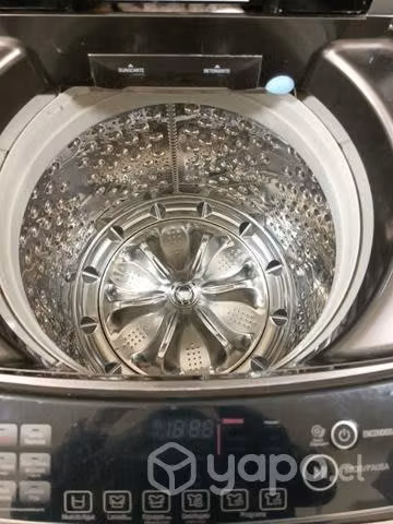 Lavadora LG 22KG con tecnología Inverter