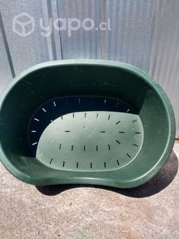 Cama plastica para mascota solida lavable - Imagen 2