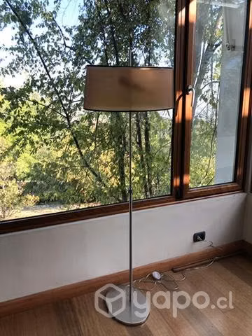 Lámpara de pie base de metal
