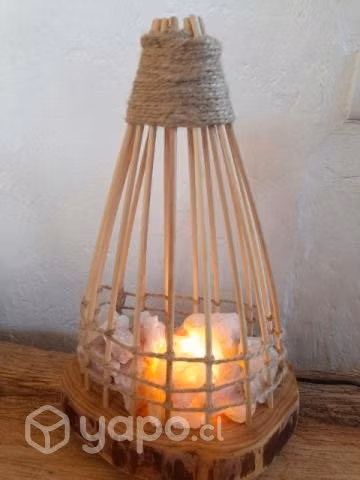 Lámparas de cuarzo blanco y rosado en base de made