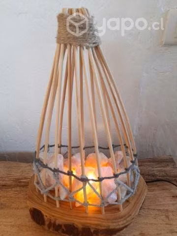 Lámparas de cuarzo blanco y rosado en base de made
