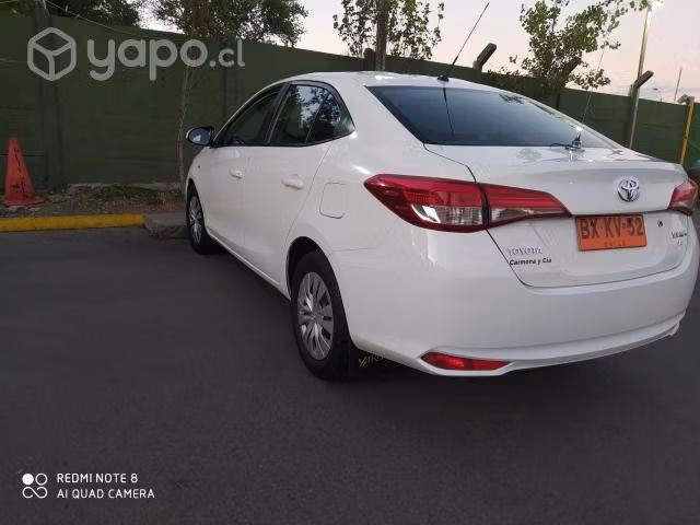 Taxi ejecutivo Toyota yaris 2018 con cupo