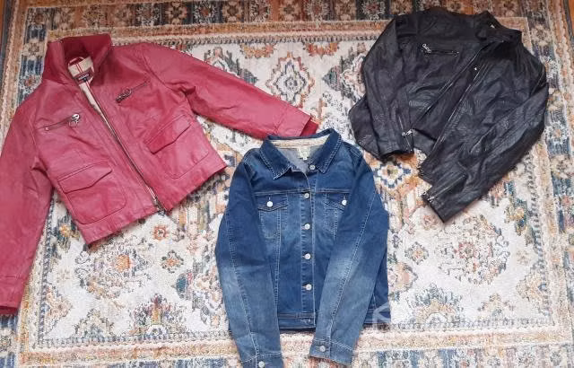 Chaqueta de cuero y de mezclilla