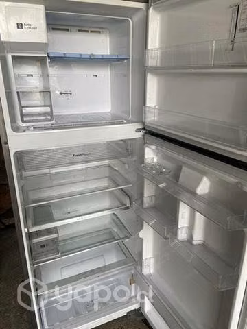 Refrigerador con dispensador de agua