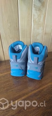 Zapatos de niño talla 23/24 prácticamente nuevos - Imagen 3
