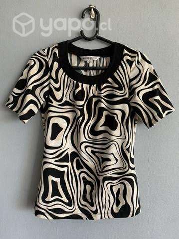 Polera, un básico en talla S (34) - Imagen 2